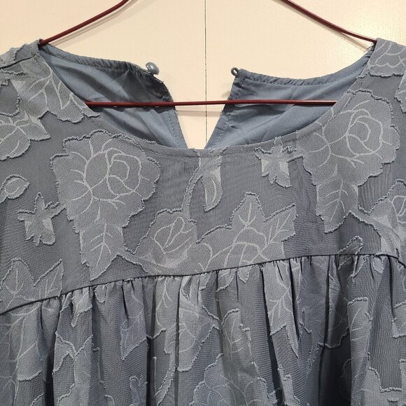 🔥3/$42 w FREE SHIPPING🔥 NWT blue, see through sleeves , tshirt - Picture 3 of 5